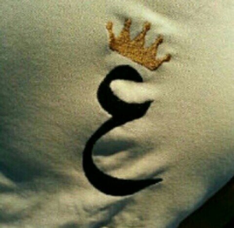 انسان بسيط ذو شنب عريض