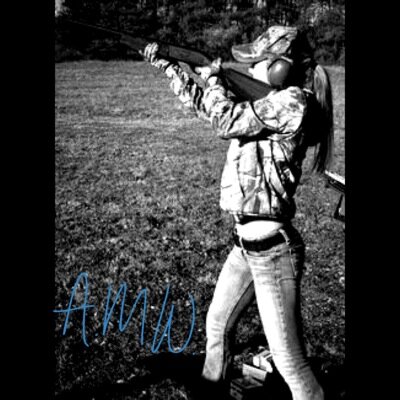 Small town girl raised in the GunShine State. Just rippin' lips, wastin' bullets & livin' one hell of a life. Ashley's the name, don't forget it!