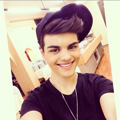 Fans y amiga del mejor de los mejores, Abraham Mateo.