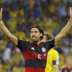 Cuenta de apoyo para el madridismo y sobre todo para un jugador muy criticado e infravalorado por muchos madridistas, Sami Khedira, madridista de corazón.
