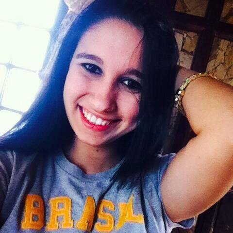 Não sei amar pela metade, não sei viver de mentira, não sei voar de pés no chão.Sou sempre eu mesma, mas com certeza não serei a mesma pra sempre. Follow me *-*