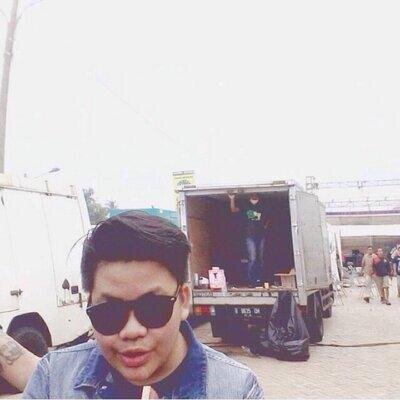 Supports CJR Whenever, wherever, and always there for them. COmate proud to have CJR么#Rhyyie # ||Kepoin yuk http://t.co/9zjZNBXWzu (@Rhyzkaaa)