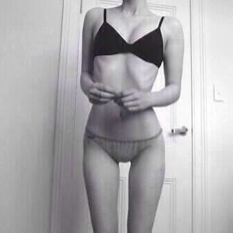 Just a sad little king of a sad little hill - 19 eating disorder and borderline personality disorder ✌