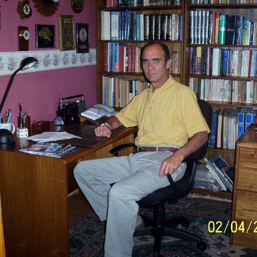 Soy un liberal-conservador que creyó que el socialismo era el destino de la humanidad hasta que la evidencia me señaló que fue la gran mentira del siglo XX