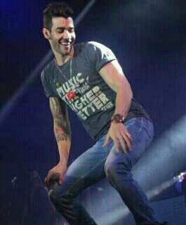 Fã clube dedicado ao cantor @gusttavo_lima
     Desde 11 de novembro de 2011 る