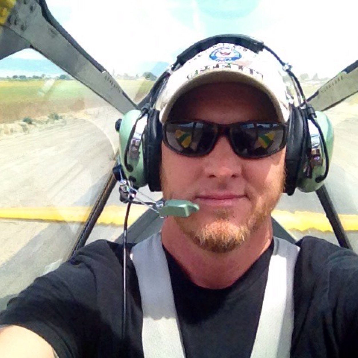 3rd son to amazing family of pilots from Colorado, Husband to a incredible woman, US Navy Veteran 92-96 20+years w/Scotts Miracle Gro (my tweets are my own)
