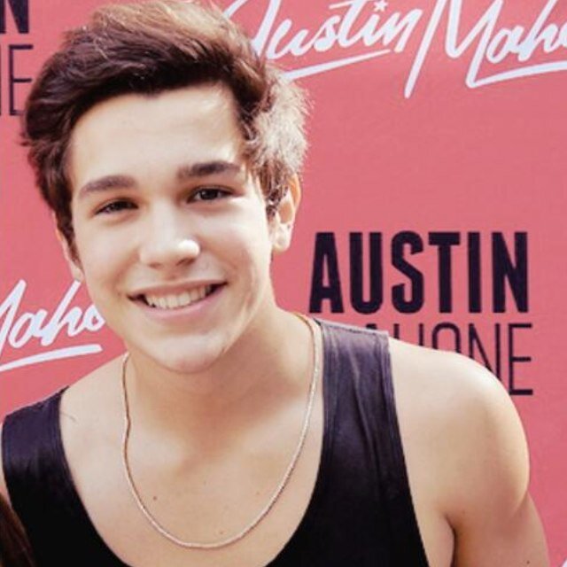 Im a Mahomie, Rusher, Cody's Angel, and Belieber. I will never stop supporting my idols!!