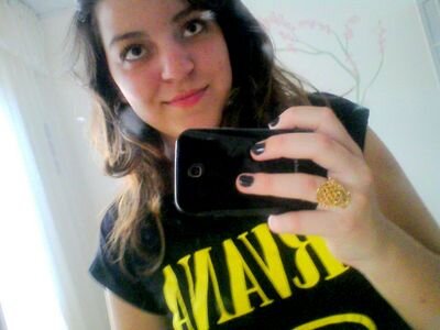 Nada melhor do que derrubar com um sorriso, quem um dia te machucou com uma lágrima.