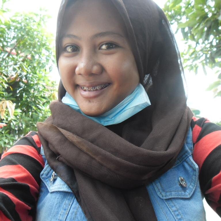 sayang mama+papa+kaka @niardecha :* |