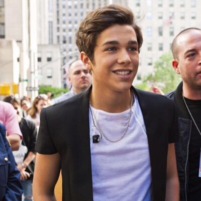 Mahone makes me moan ;)