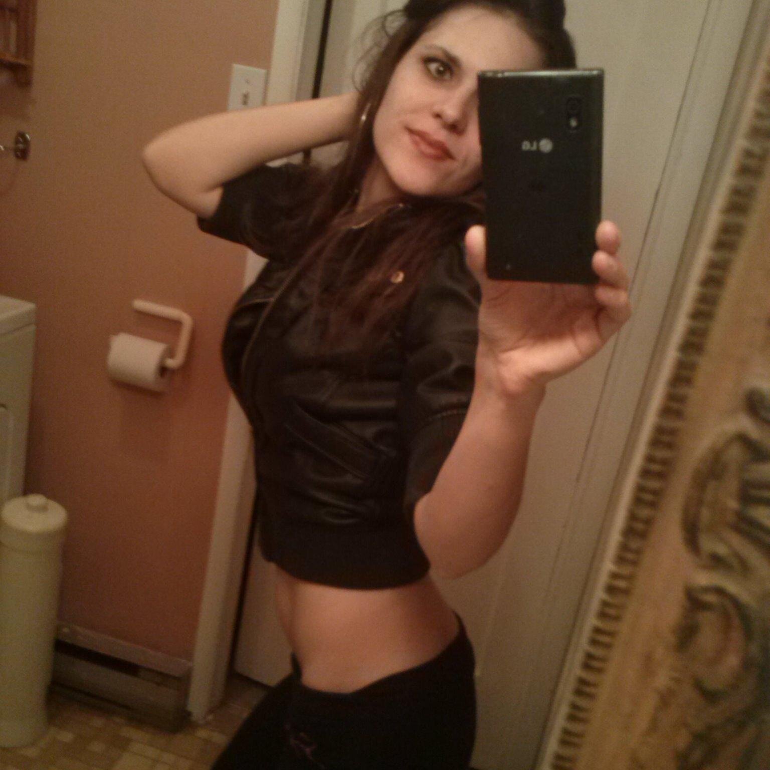 Britany0823's profile picture. Le plus beau cadeau que dieu a offert à une femme sur cette terre c'est d'etre accompagner dans la vie,alors pourquoi ne pas te porter dans mon coeur mom prince