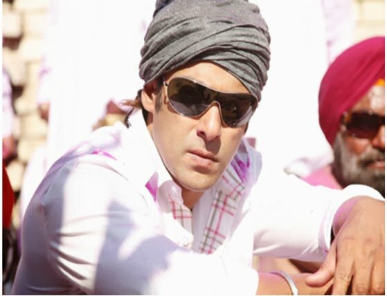 hay i m ashutosh jha..get your kick this eid because this year our bhai is coming to take his eiddi on 25th july....