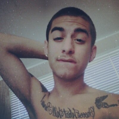Follow me I follow back Laughing at you hatas like ha ha ha