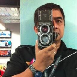 graphic designer, interested on photography and digital imaging, amateur painter and also junior stock trader