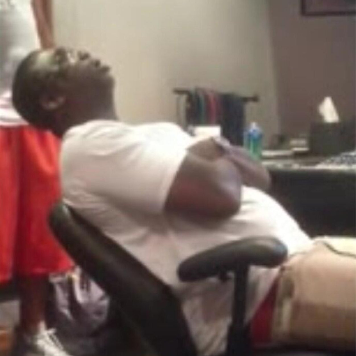 SendMaxNudes's profile picture. 