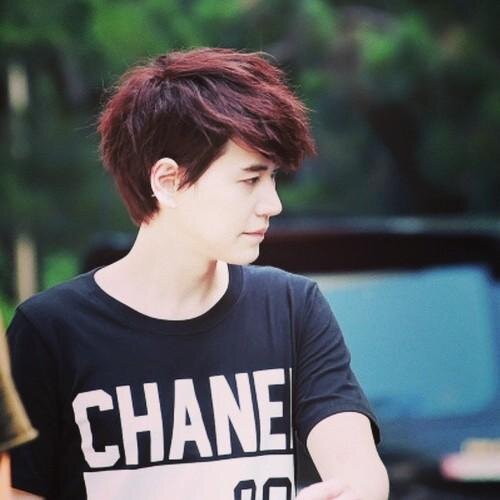 @SJCHOMAGNAE 2nd acc [ Roses are red, violet are blue, but i stuck on you mindut ]