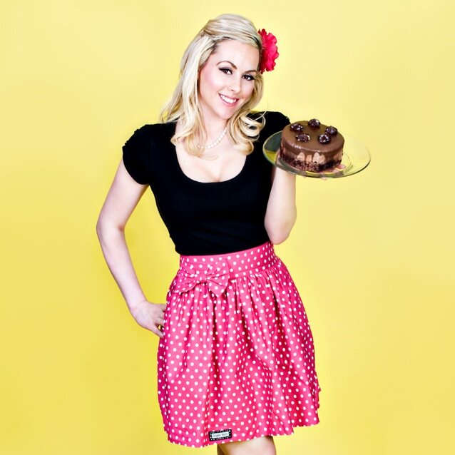 Marla Fortier Author of Refresh and Bloom 🌸 creator of Sugar Baby Aprons /Serene and Stylish Living