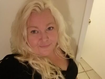 Just a radio girlie,That is my game.... to crack to mic and have no shame!