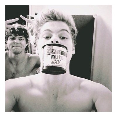 GO FOLLOW @98muke I GAVE YOU A FREE FOLLOW ILY