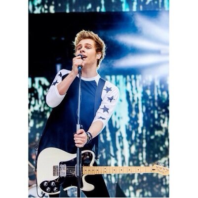 free follow from @xfuhemmingsx & @shaela5soss so follow me and her there and rt this ❤️ https://t.co/C3Wcxc3Xt3