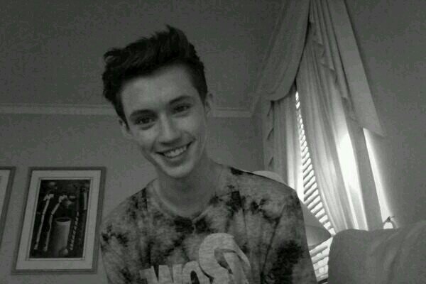 free follow because i love you and you're perfect- from @dailysugg
