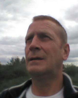 Maddickted's profile picture. Charlton, Ex Crab Air, lover of 'Chucks' .Dad Worships @ the alter of A.Guinness  back in Blighty July 2014 permanently