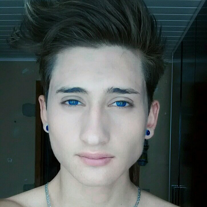 Facebook: Guiih Rodrigues
Instagram: Theguiihrodrigues 
Ask.Fm: Guilhermerodriguess 
Whatsapp: 41 95093213 
Tumblr: Guiihrodriguesblog
YouTube: Guiih Rodrigues