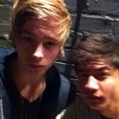 Prettypunklukey's profile picture. This is a free follow x go follow @fuxkingmikey and @punkrockupdatez or i unfollow xx