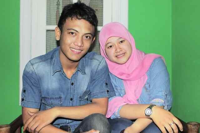 @AvivahAfra ♥260509♥Mencintai mu adalah anugrah bagi ku ..
  Membahagia kan k'2 orank tua ku adalah tugas ku saat ini..