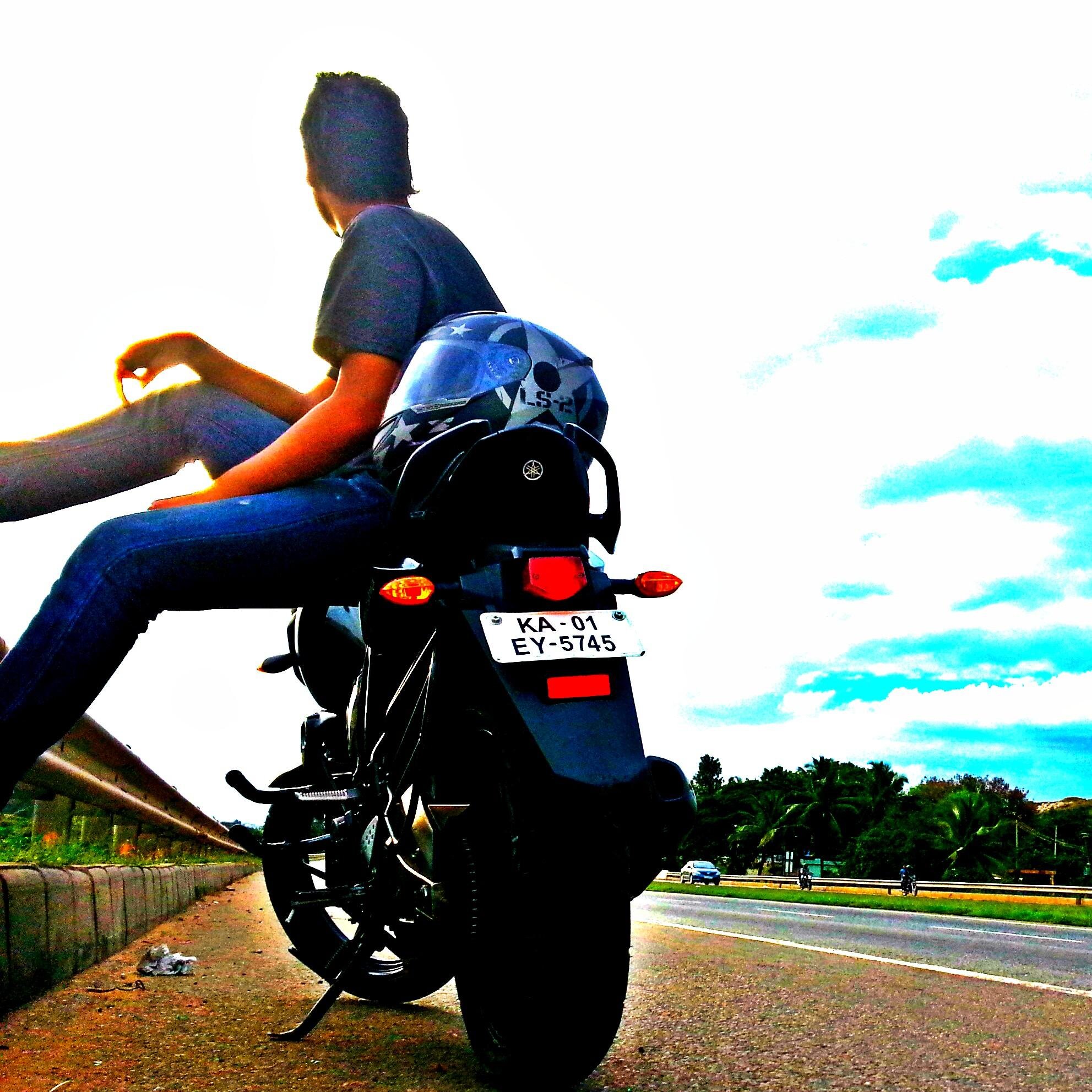 pradzzzz's profile picture. software engineer