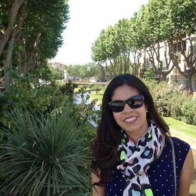 Profesora de la UCV. Demócrata y creyente en Dios.