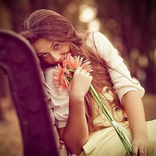 We tweet quotes about #Life and everything that comes with it. Pain and happiness, loneliness and love. Click follow and enjoy...