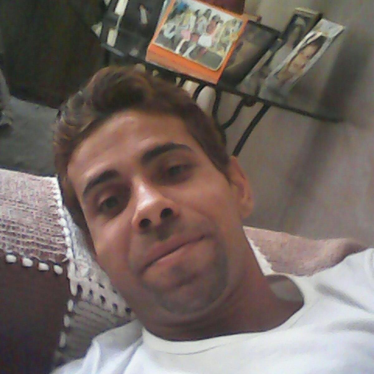 Amo meus Filhos , minha vida e minha Religião e todos que me rodeia.