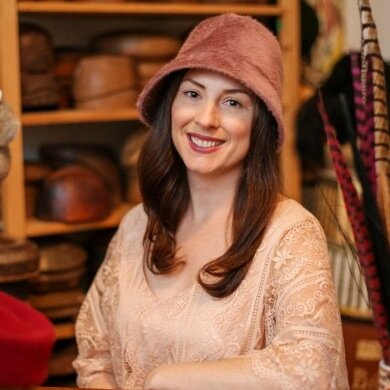 I am a professional maker of fine millinery.  Nostalgic. Hopeful Romantic. Millinerd. New Torontonian. Shop Located in The Historic Distillery District.