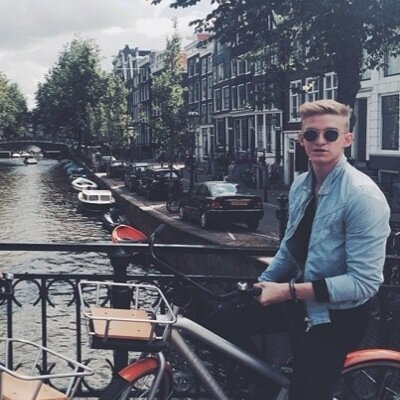 Representing dutch angels! Promoting @CodySimpson and updating dutch angels. I reached my goal and Cody came to Holland 13-04-13&25-06-14&26-06-14&27-06-14