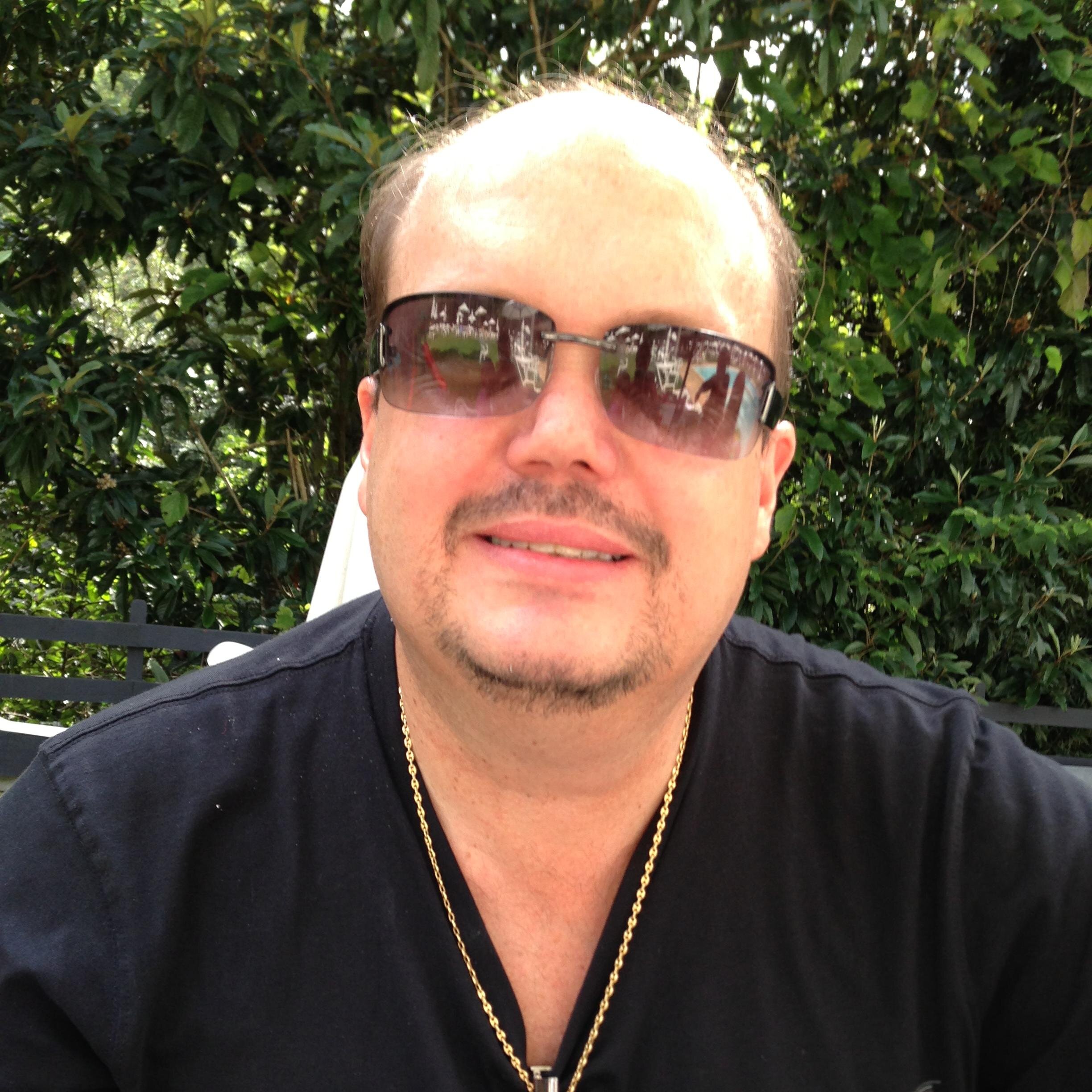 Engenheiro Civil, Brasileiro, conservador, bolsonarista e Brasil acima de tudo e Deus acima de Todos!!!