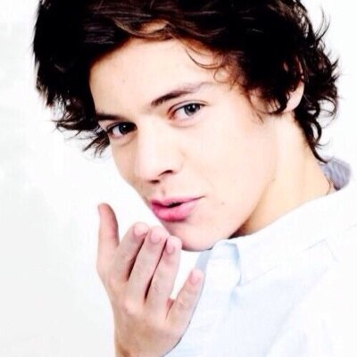 Follow @ashleyharmsley bc she gave you this free follow (: