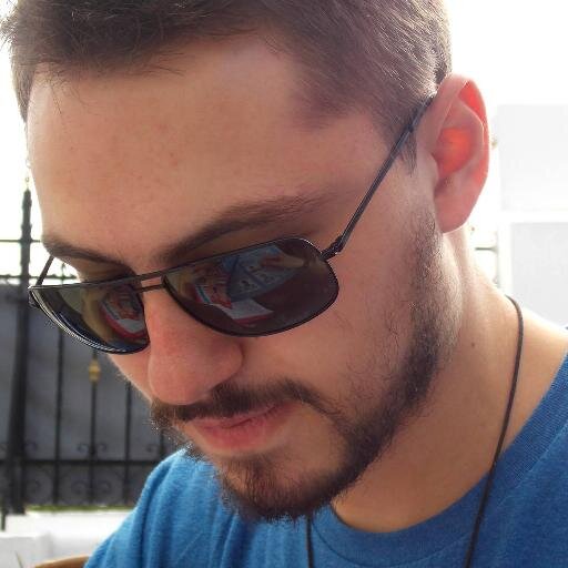 Comentarista de comentários profissional & Cantor de chuveiro. MCR da melhor, maior e mais unida Região do GCE/RS (lê-se Sul)