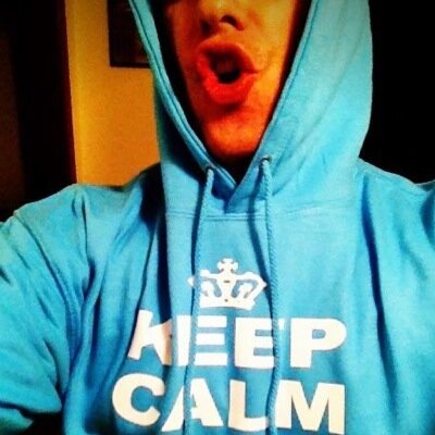 ropasblog's profile picture. Stay hungry, stay horny... perché o sei ricco o sei Rocco 🐬🐬🐬