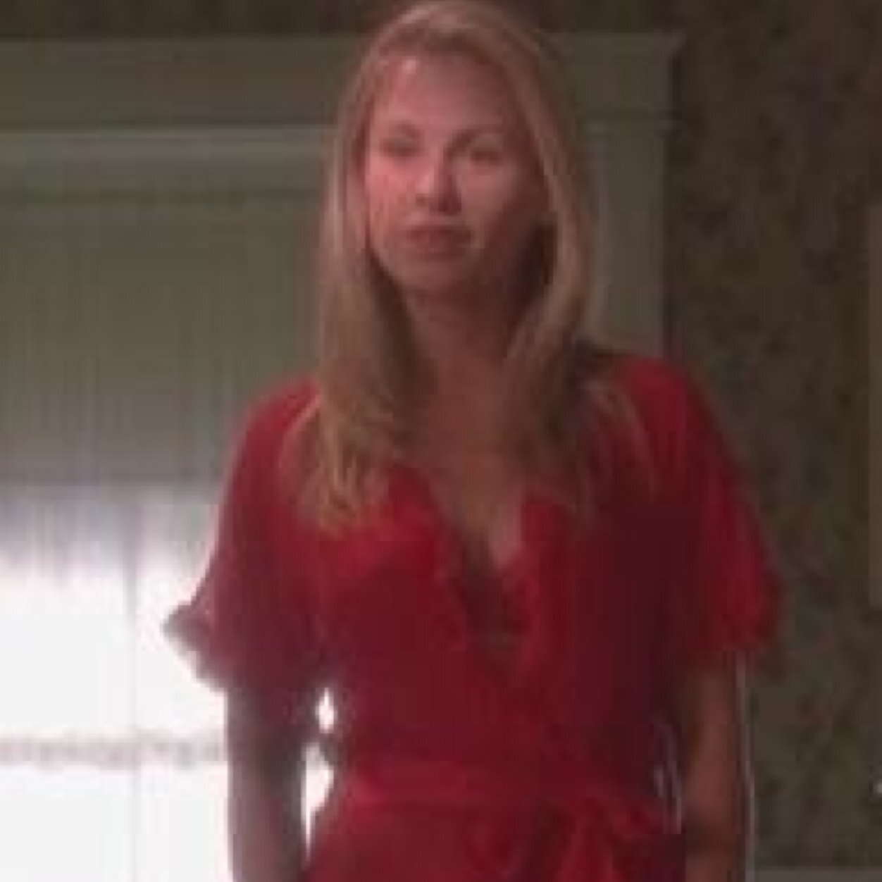 I'm a waitress that's all y'all need to know. Now the infected want to kill everyone. Little sister to Jason. [RP Single Telepath]