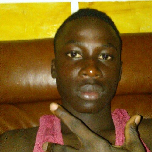 Je suis un homme. J'aime le football