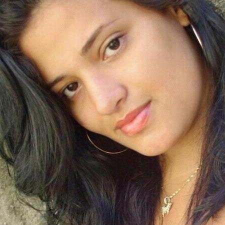 Não espere a felicidade bater a sua porta. Crie coragagem e corra atrás dela.