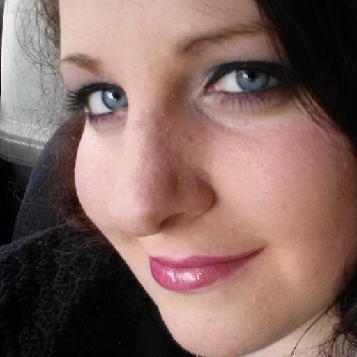 Stalkerin interessanter Tweets, Nerd, Zocker, ständig etwas anderes im Fokus....
