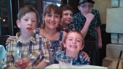 wildboymom18's profile picture. proud mother of four, wife, loves Blackhawks & Bears, avid reader