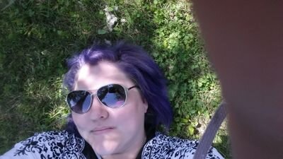 mindycarter's profile picture. I love family, friends, hair, books, art, animals,  and creativity. Oh and veggies I really like me some veggies :)