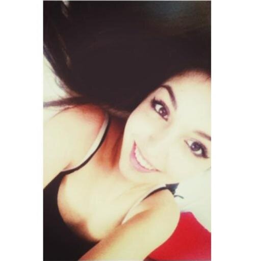 Just a random girl who loves food, music and youtubers. I'm sorry if you thought that my bio would have been interesting ;)