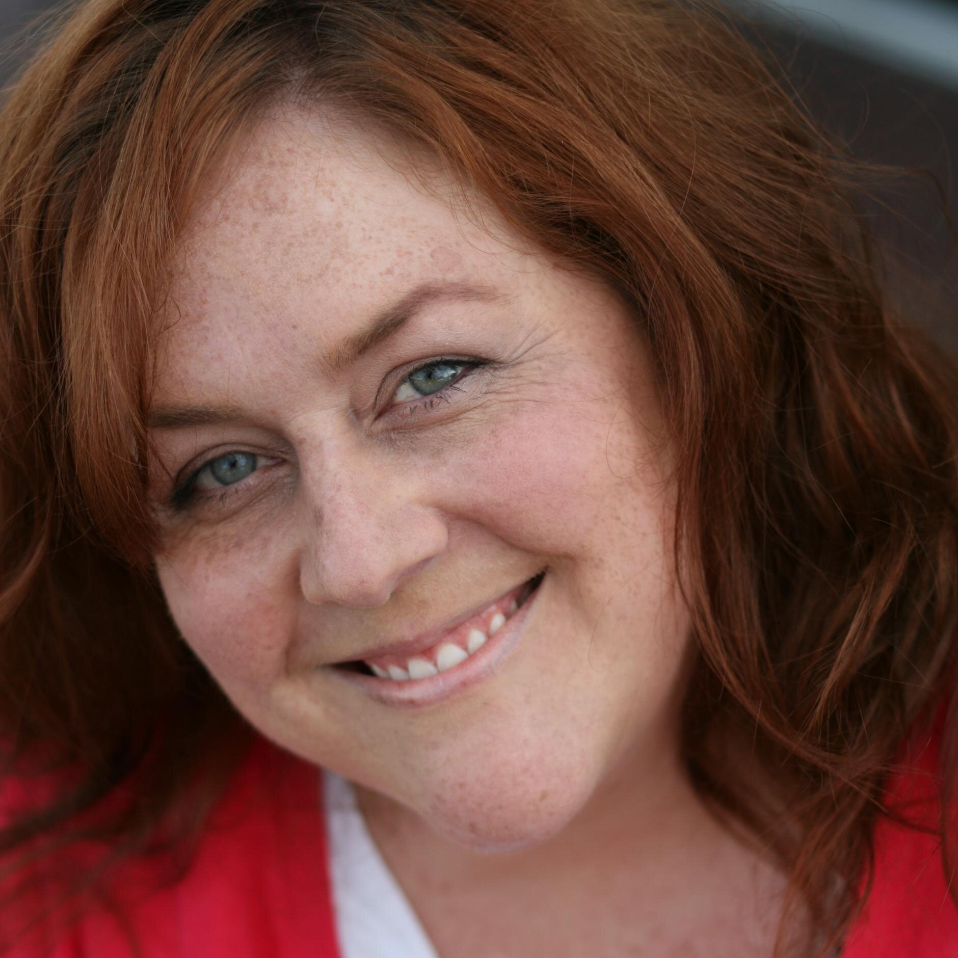 Mom. Blogger. Oxford comma lover. Double spacer. Recovering Twitter hater. Purveyor of pinot noir, butter, & cheese. Ohioan.