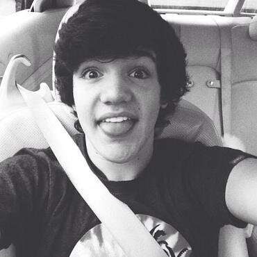 This is a fan account for aaron :))