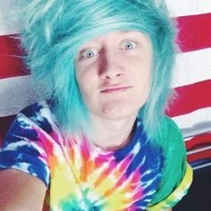 I am 21! I have 7 sisters and 3 brothers! I am single! I have a wrist tattoo of Veeoneeye! My name is Jason