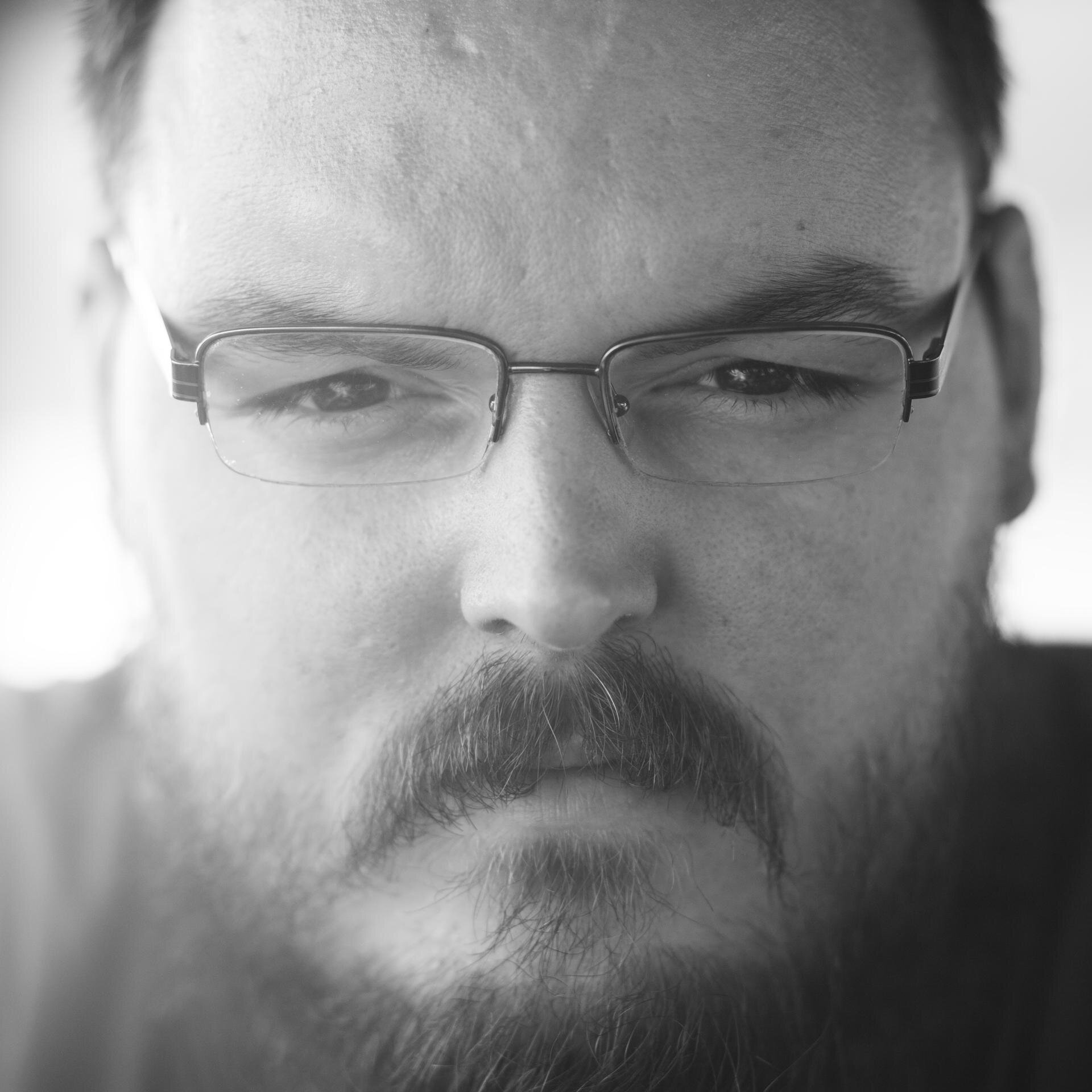 Loobidon's profile picture. Design & Photography